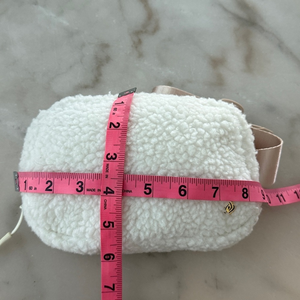 Apana Studio to street cozy sherpa belt bag fanny bag white cream beige OS NWOT - Picture 6 of 11
